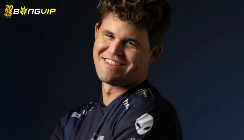 Carlsen cho đối thủ đi lại trong trận đấu 100.000 USD Phản ứng từ đối thủ và người hâm mộ khi Carlsen cho đối thủ đi lại trong trận đấu 100.000 USD