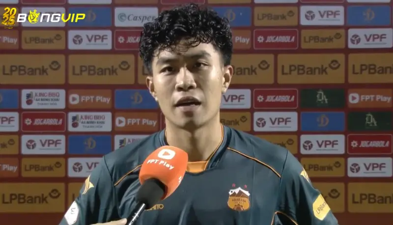 Tân binh Phạm Lý Đức: 'Tôi cần khiêm tốn khi lên tuyển Việt Nam' Phát ngôn của tân binh Phạm Lý Đức: 'Tôi cần khiêm tốn khi lên tuyển Việt Nam'